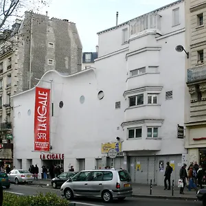 Appartement Parking Gratuit - Montmartre Charme & Patio Prive - Sacre-Coeur Metro Anvers, Paris